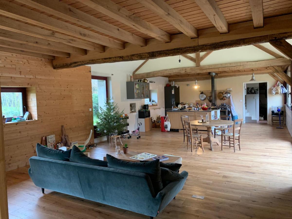 Chambre D'Hotes Dans Les Champs Jeux-Les-Bard Eksteriør bilde