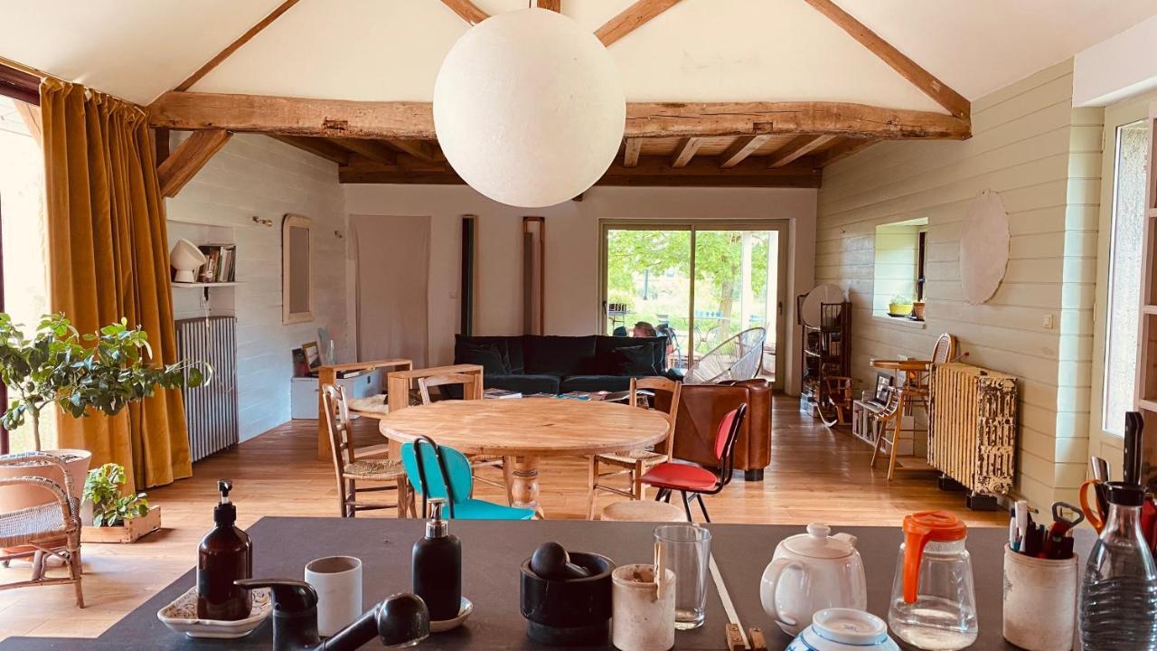 Chambre D'Hotes Dans Les Champs Jeux-Les-Bard Eksteriør bilde